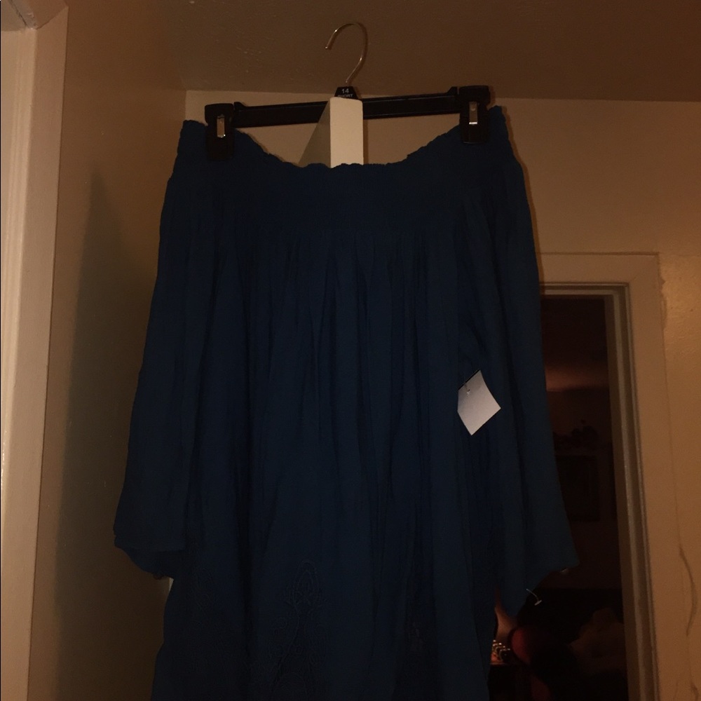 Top - Picture 2 of 2